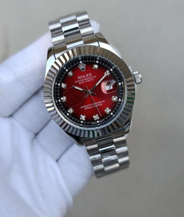 Luxury Day-date Quartz Watch โ Precision Timekeeping With Diamond Hour Markers & Premium Gift Box
