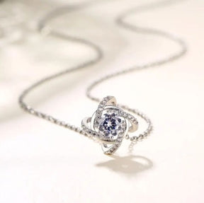 Necklace Ladies Cold Wind Four Leaf Clover With Diamonds Brass Pendant Jewelry